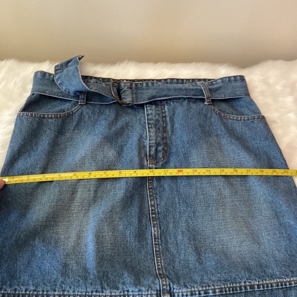 Gently used denim mini skirt in size 12 - Picture 5 of 6